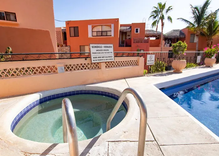Cabo Authentic Mexican Design Overlooking The Hébergement de vacances Cabo San Lucas